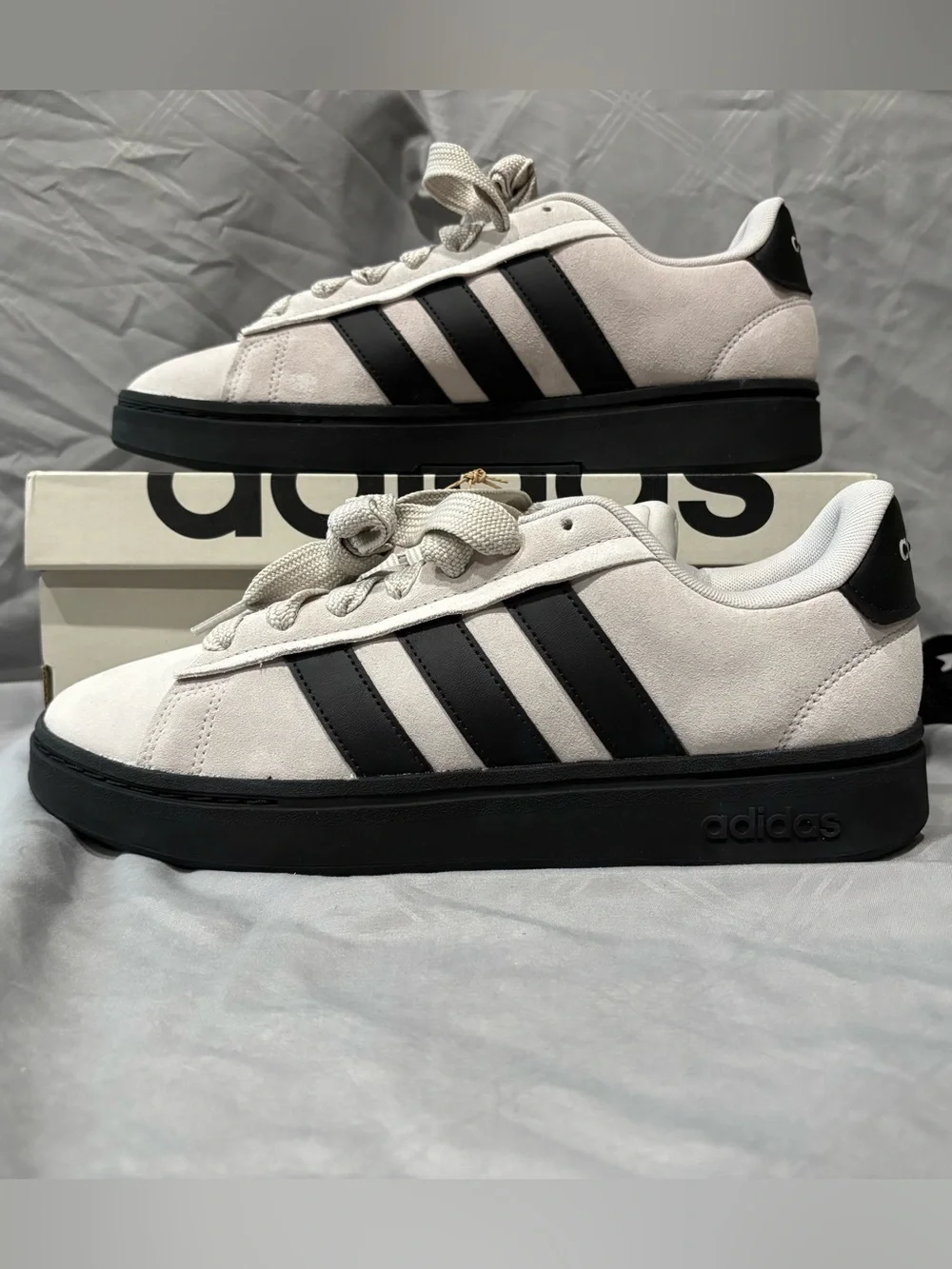 adidas Men's Grand Court Alphia 00s Low-Top Sneakers Lt Gray/ Black US size 11